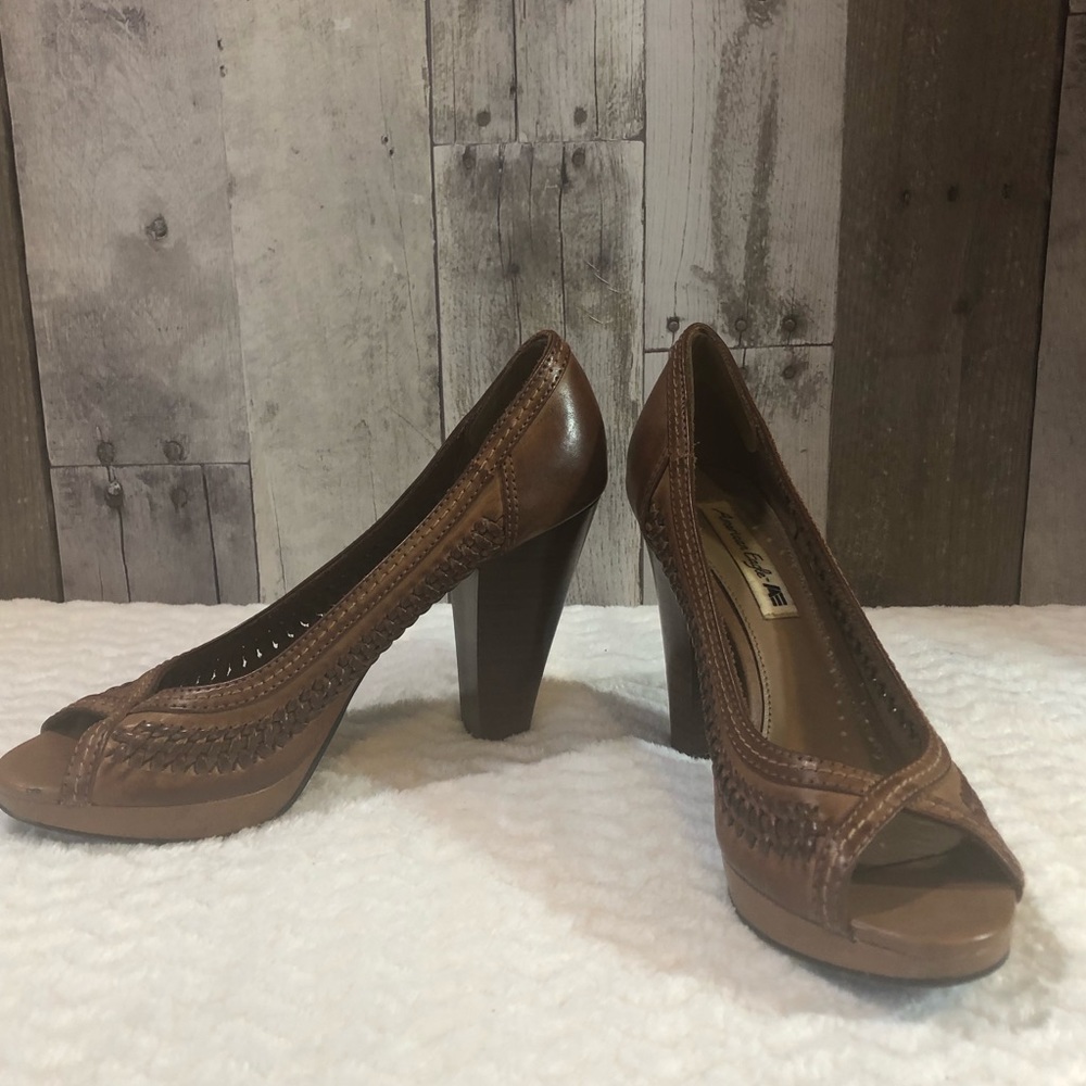 American Eagle by Payless brown pumps